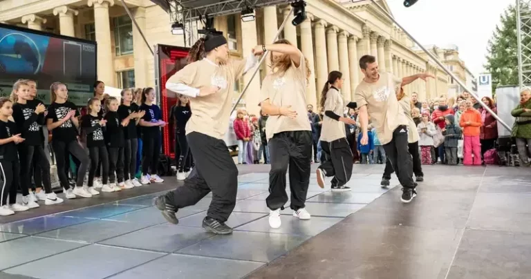 Dancers dance on sustainable kinetic energy floors